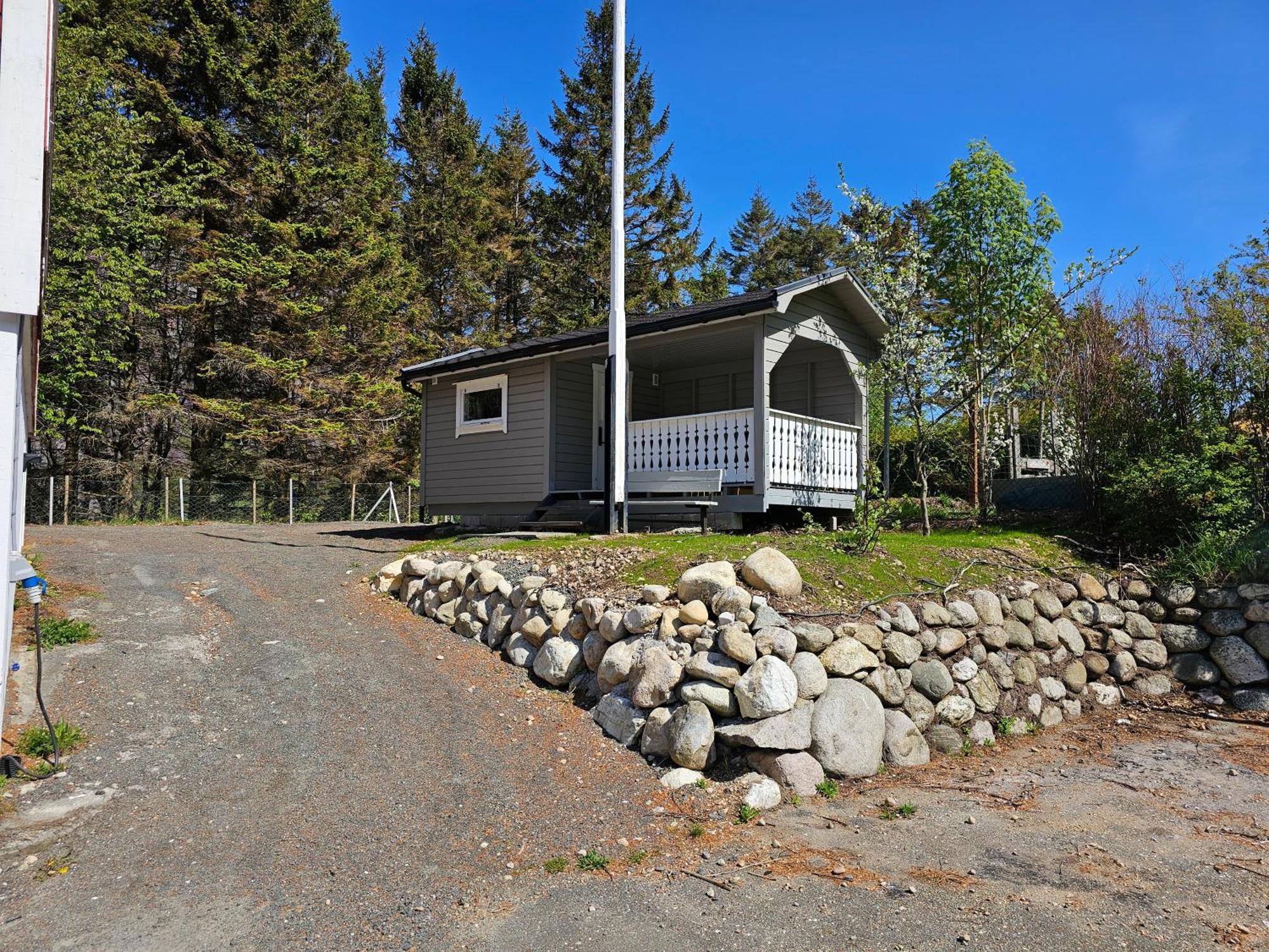 Brufjell Hostel & Parking Flekkefjord Exterior photo